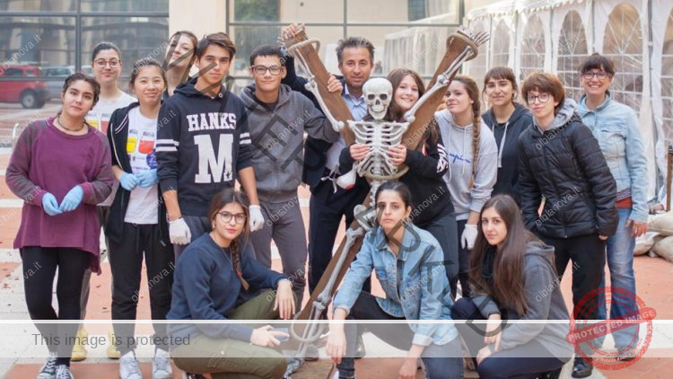 Studenti dell'Artistico De Andrè con l'assessore Balata